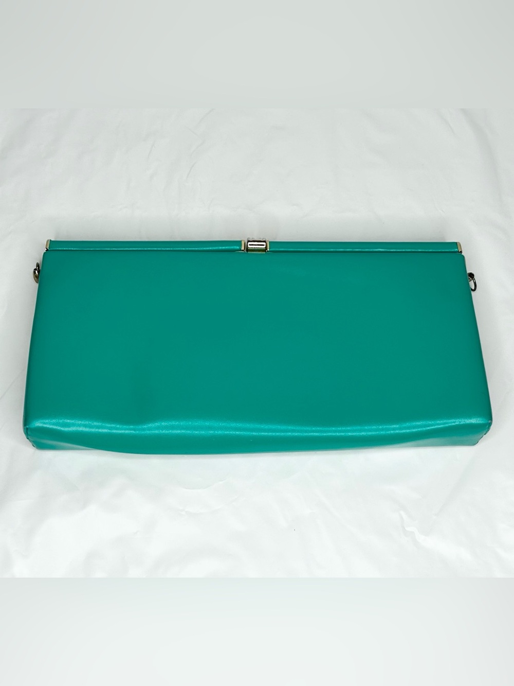Vintage Green Leatherette Convertible Clutch with detachable strap - Picture 10 of 10